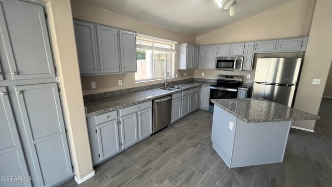 Building Photo - 1690 E Countrywalk Ln