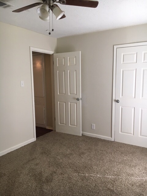 Building Photo - 2101 Magnolia Dr