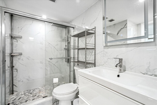 Building Photo - 1000 River Reach Dr