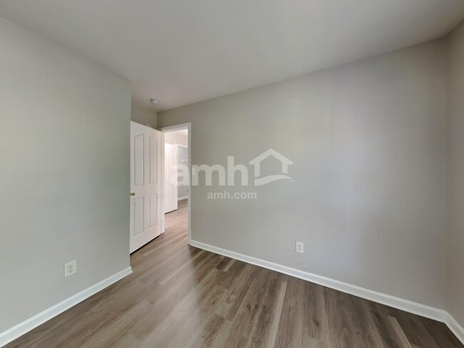 Building Photo - 2001 Moonstone Ln