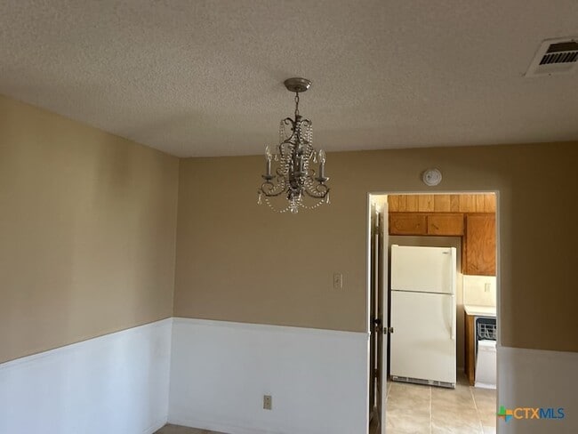 Building Photo - 3313 Sungate Dr