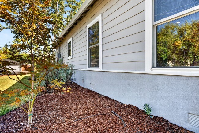 Building Photo - 2907 Eccleston Ave