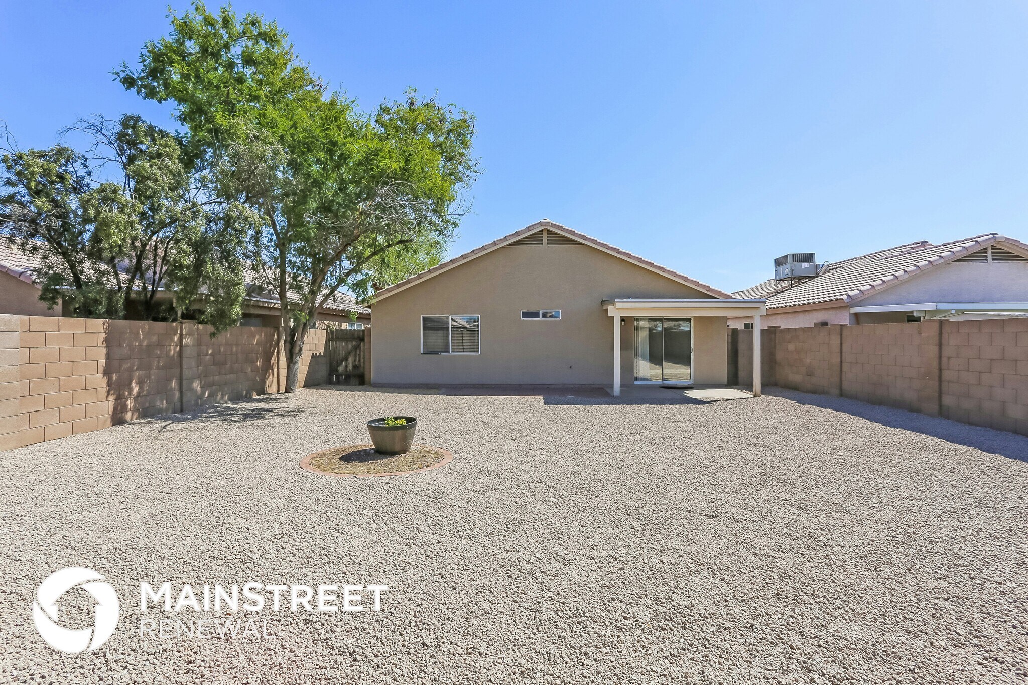 Building Photo - 10714 W Glenrosa Ave