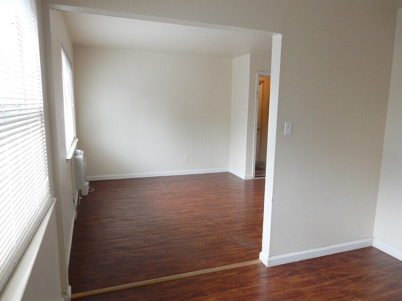 Building Photo - 2237 33rd St