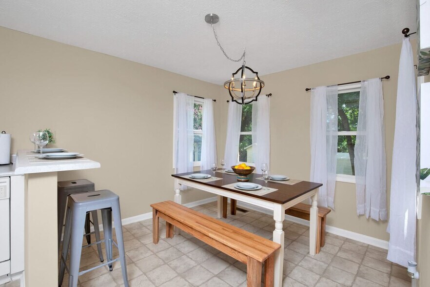 Building Photo - 530 Pearl St