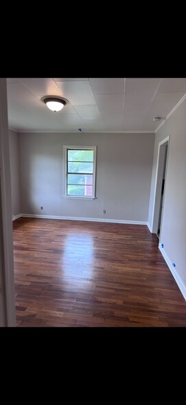 Building Photo - 4129 W Mount Hope Hwy