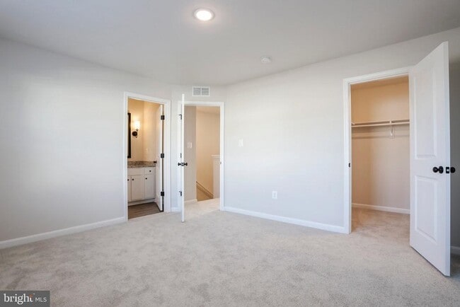 Building Photo - 62 Thrower Rd