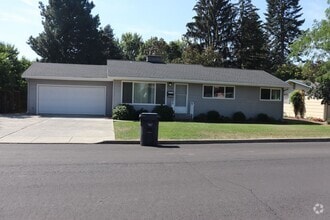 Building Photo - Single Level Living with attached garage