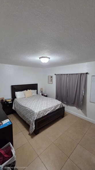 Building Photo - 21 E 3rd St