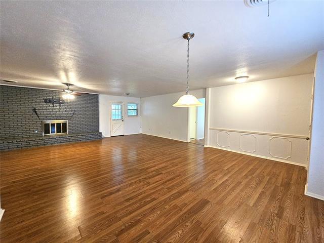 Building Photo - 1304 Oakhill Dr