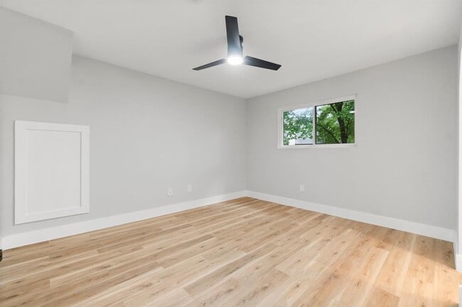 Building Photo - 9 Indian Cedar Ln