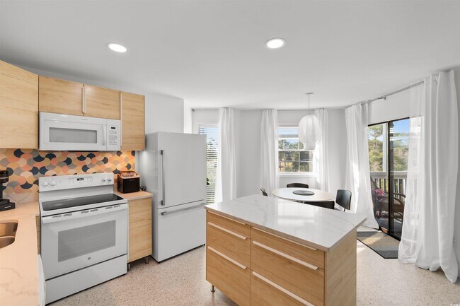 Building Photo - 1500 Cenith Dr