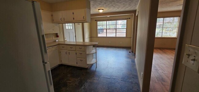 Building Photo - 24 Hamby Rd
