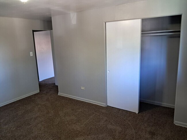 Building Photo - 1741 Clinton St