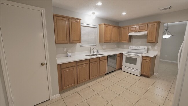 Building Photo - 1335 Hidden Canyon Rd