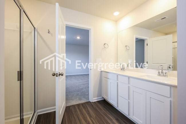 Building Photo - now