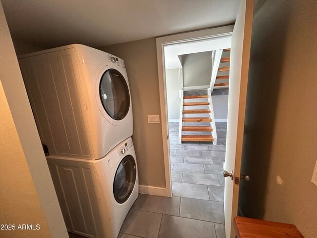 Building Photo - 2927 E Fairmount Ave