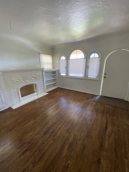 Living Room - 815 Amapola Ave