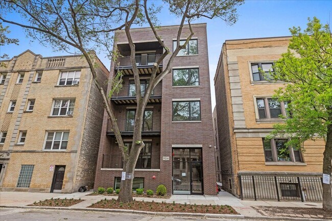 Primary Photo - 904 W Dakin St