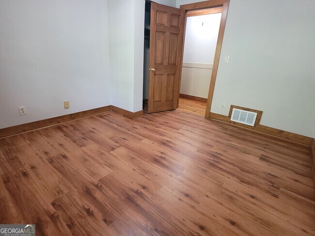 Building Photo - 2391 Booth Cir