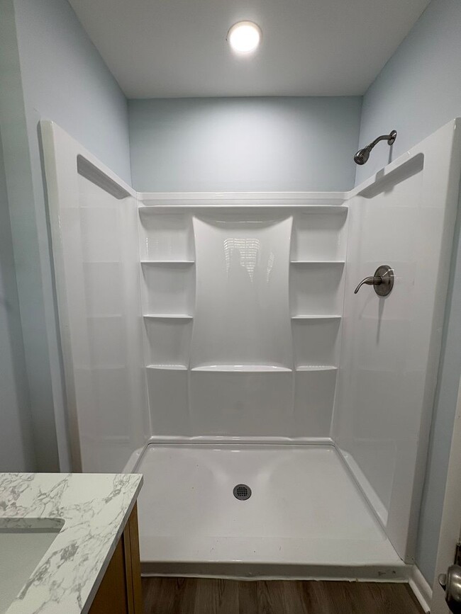 Building Photo - 2510 Lake Ellen Dr