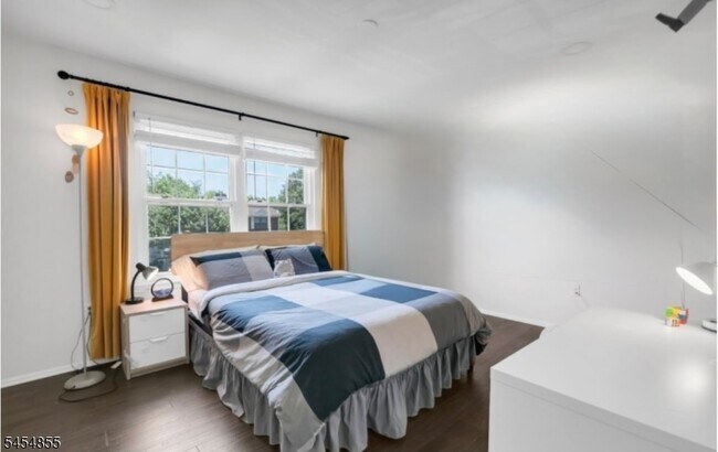 Building Photo - 278 Penns Way