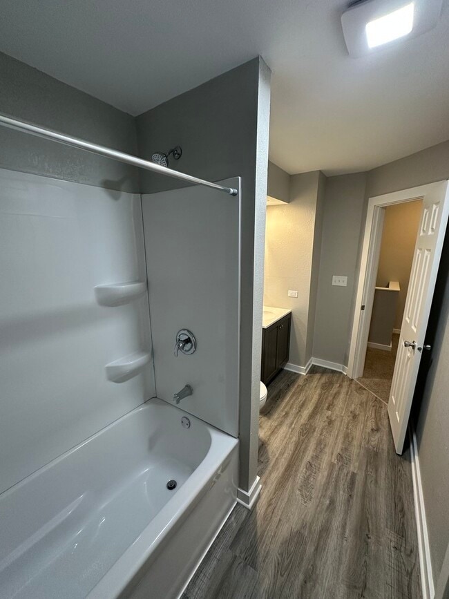 Building Photo - 1301 Lizabeth Ln