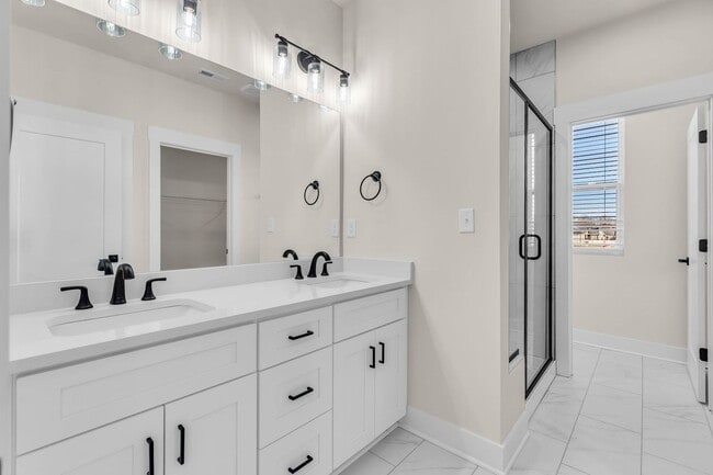 Building Photo - Charming New Build