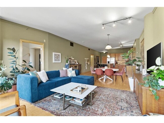 Building Photo - 401 N 2nd St