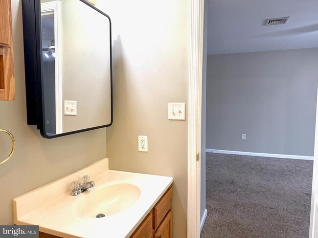 Building Photo - 531 W Penn Ave