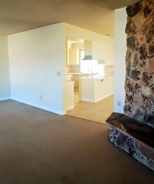 Building Photo - Spacious 4 bedroom home in Yucca Valley