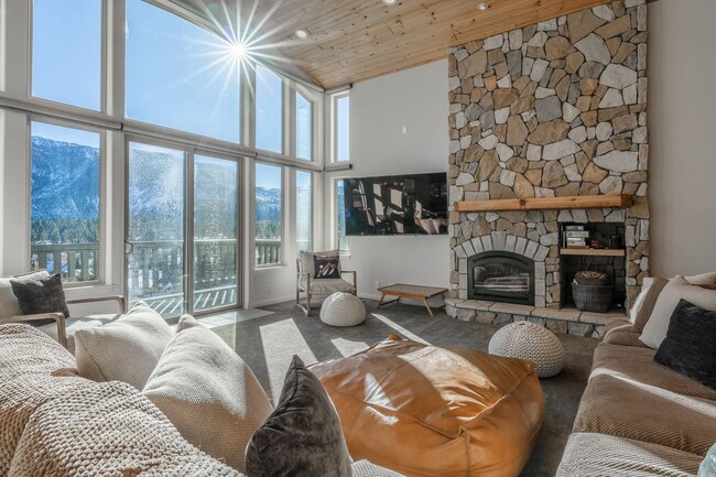 Building Photo - Mountain View Haven