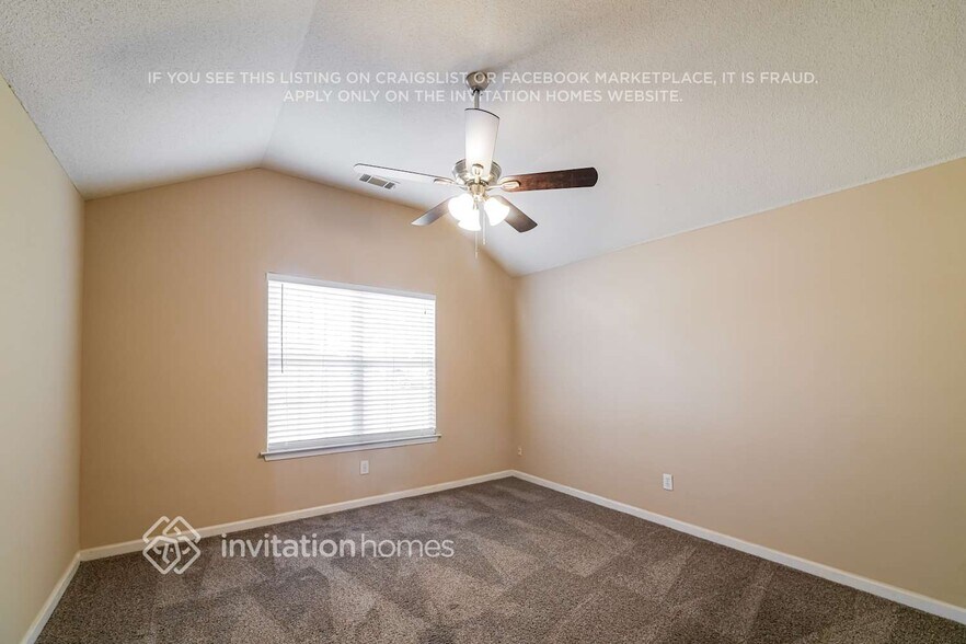 Building Photo - 4116 Green Field Dr