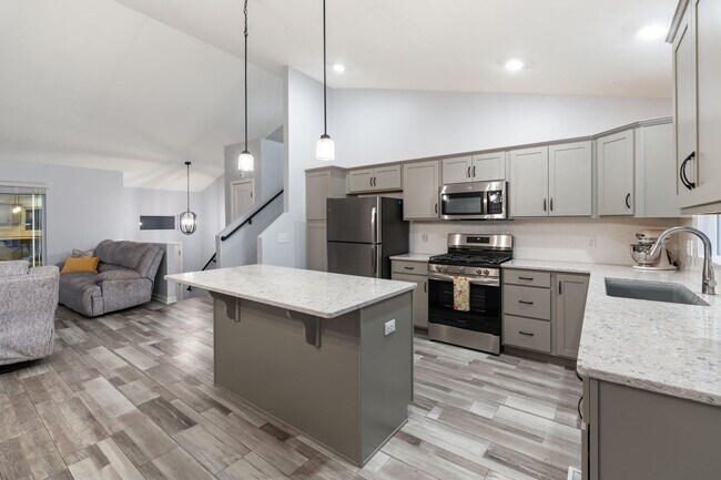 Building Photo - 3 bed, 2 bath home built in 2023