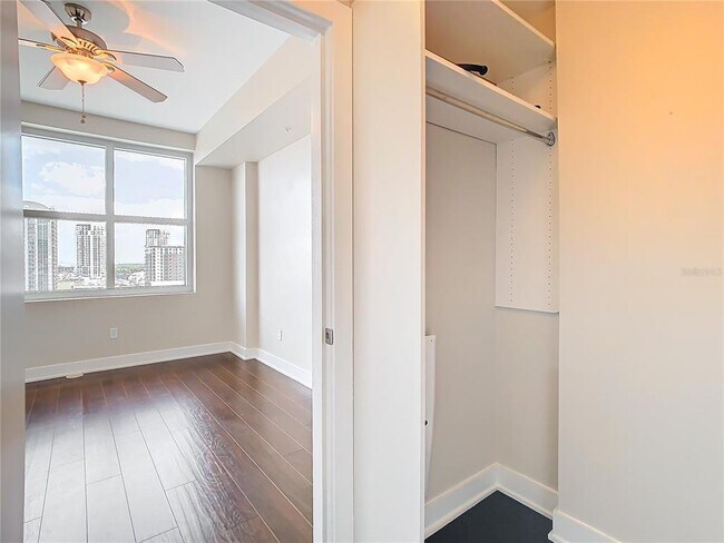 Building Photo - 1208 E Kennedy Blvd