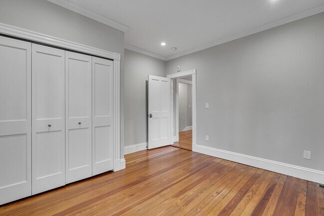 Building Photo - 16 Traymore St