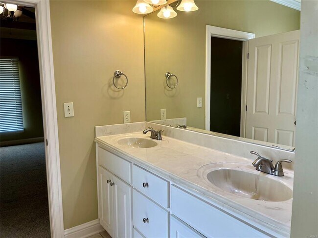 Building Photo - 8824 Alderwood Way