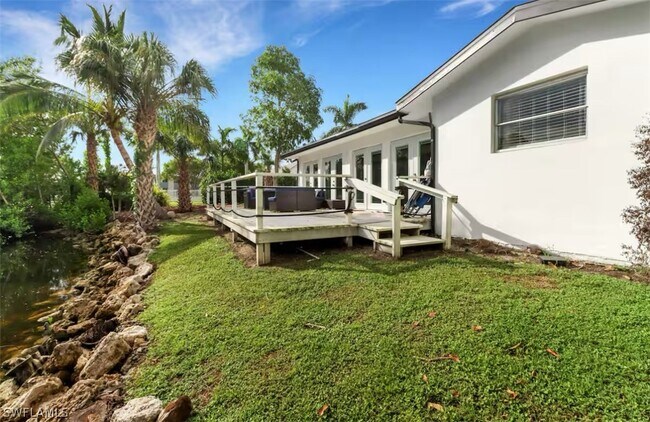 Building Photo - 514 14th St N