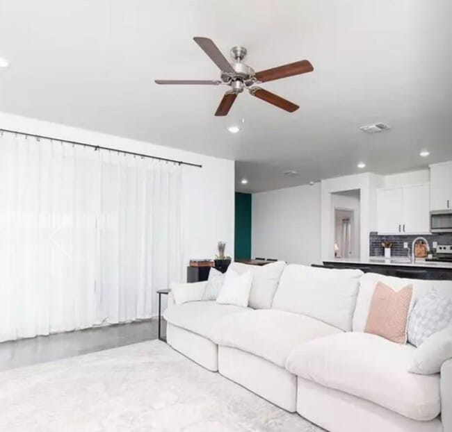 Building Photo - Beautiful 4 Bedroom 2 Bath Home for Rent