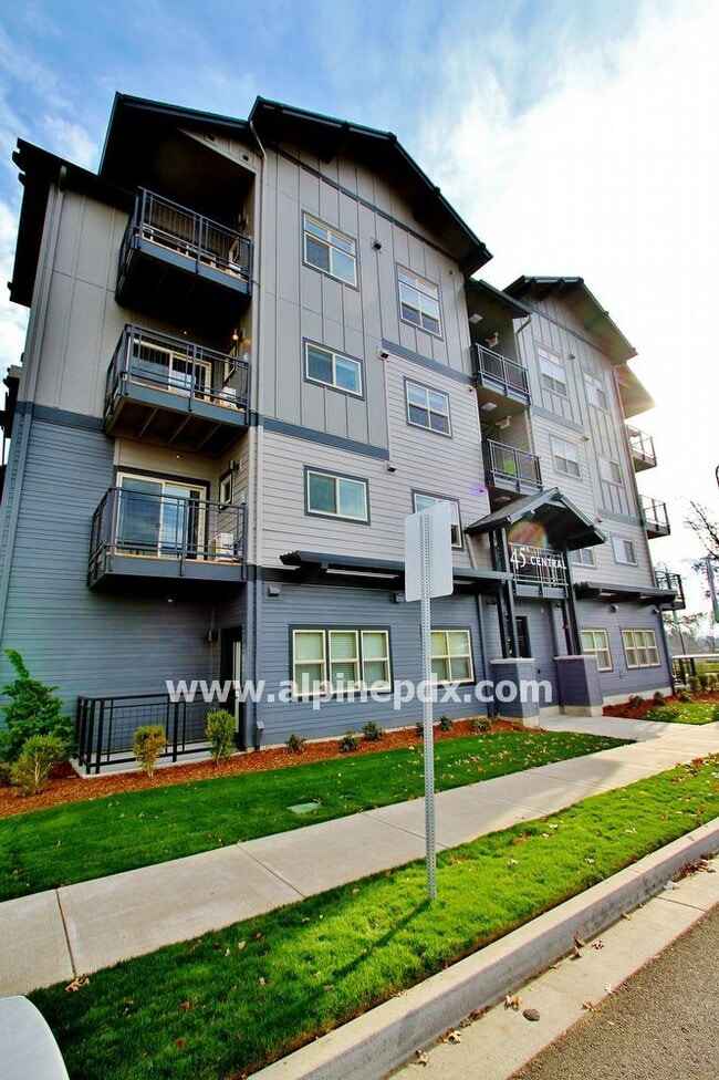 Modern 2 Bed Condo at 45 Degree Central! 13905 SW Meridian St