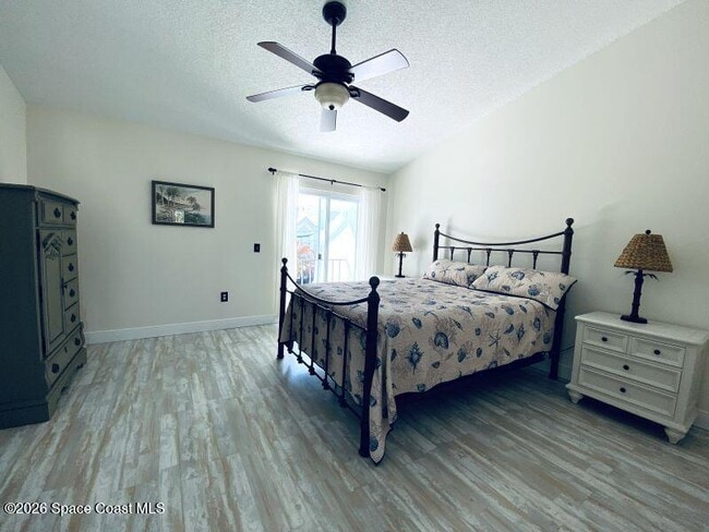 Building Photo - 403 Hayes Ave