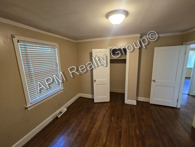 Building Photo - Spacious two bedroom house off Two Notch