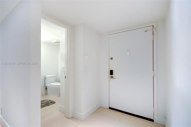 Building Photo - 16175 Golf Club Rd