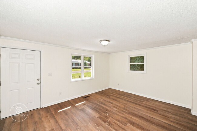 Building Photo - 2106 East Greenbriar-