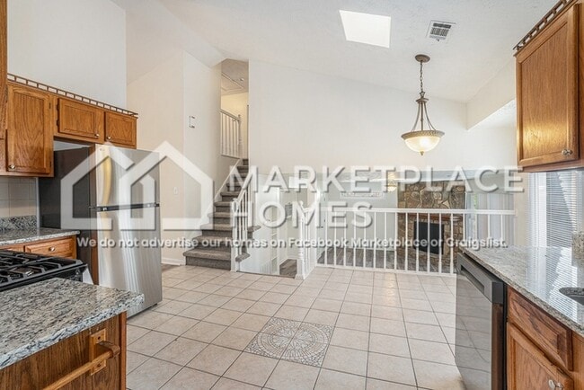 Building Photo - 525 Allana Dr