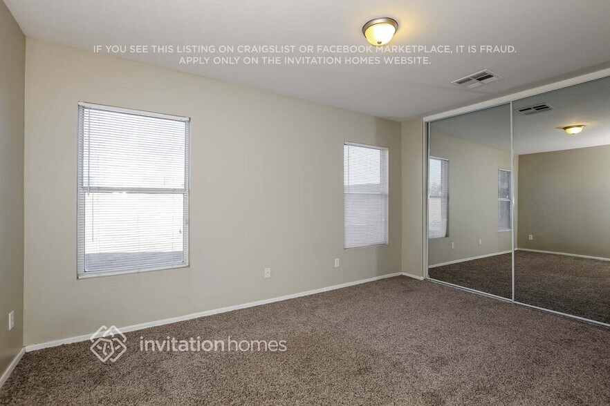 Building Photo - 9049 N 115th Dr