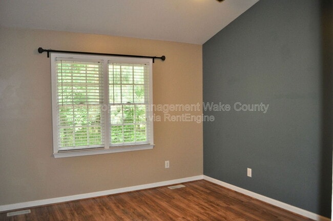 Building Photo - 2120 Leadenhall Way