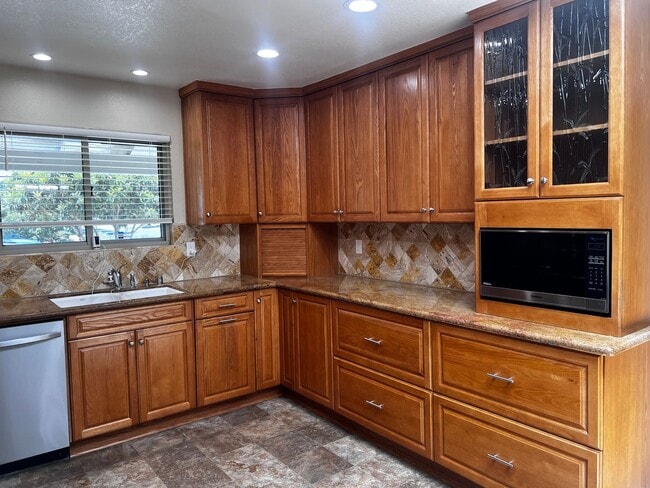 Building Photo - Updated Remodeled Single-Story San Jose Home | 4 Bed, 2 Bath | Blossom Valley