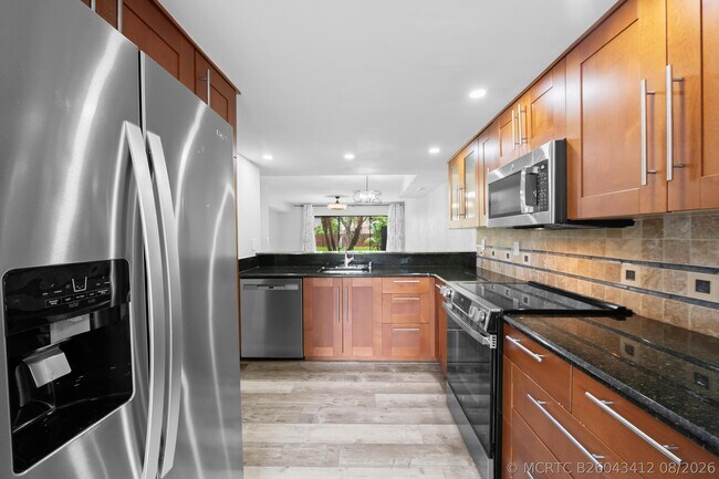 Building Photo - 4221 SW 71st Ter