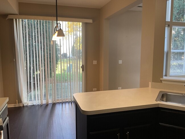 Building Photo - 3248 Bromley Ln